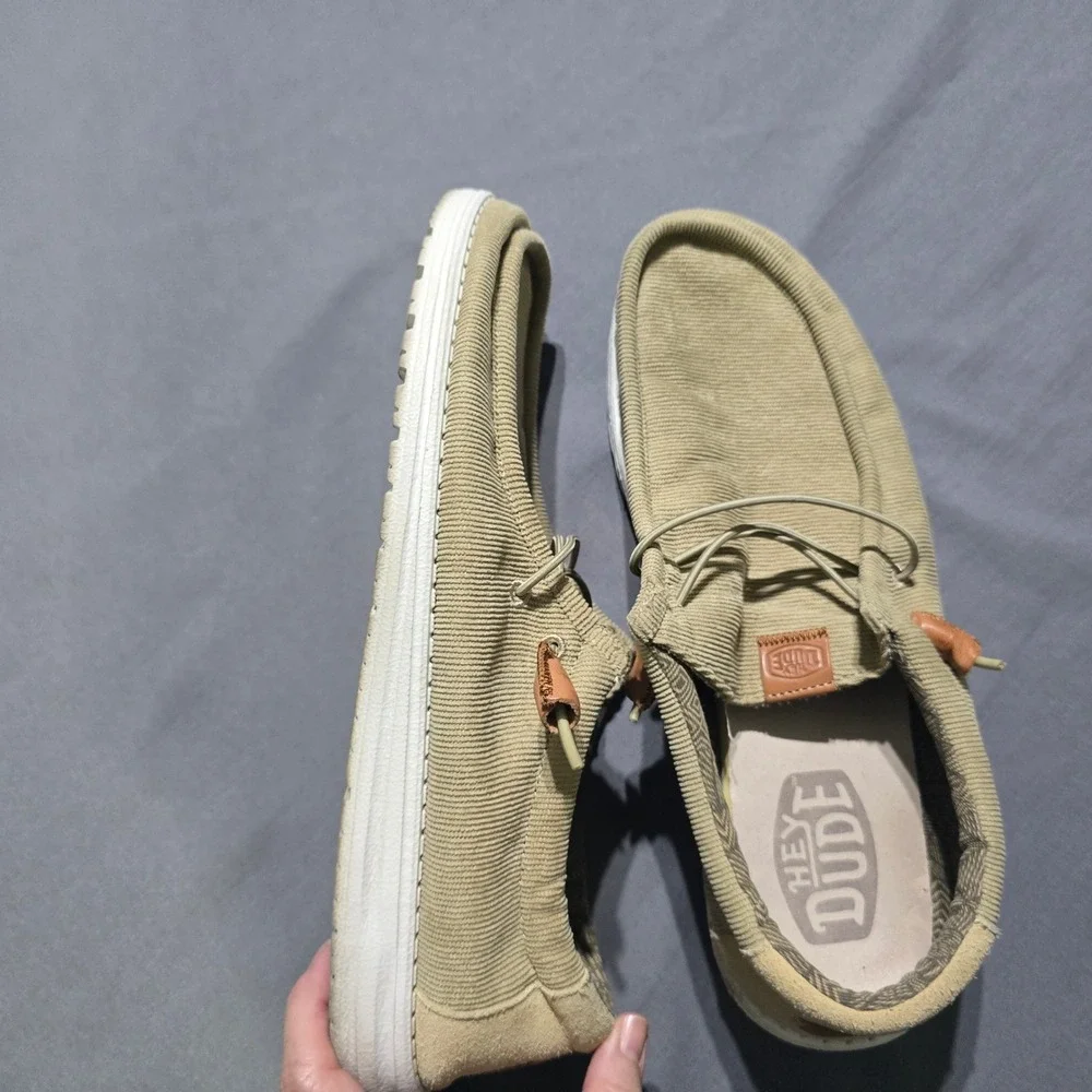 Hey Dude Wally Corduroy Loafers Men Size 12 Tan Slip On Shoes 40163-265